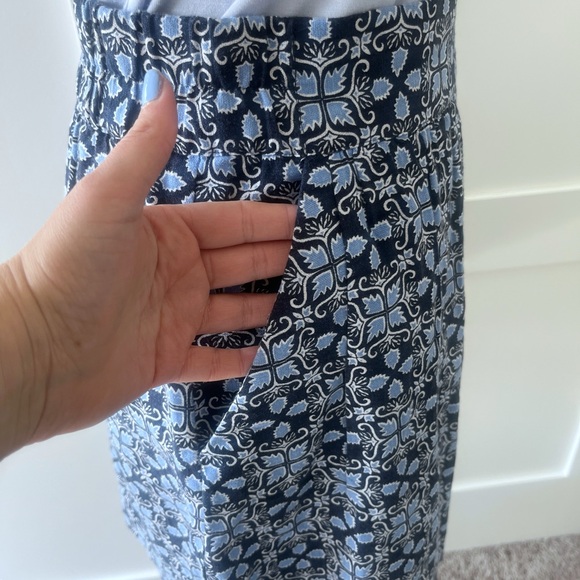 LOFT Outlet Linen Blend Blue Printed Skirt - Size Medium Petite - Picture 6 of 10